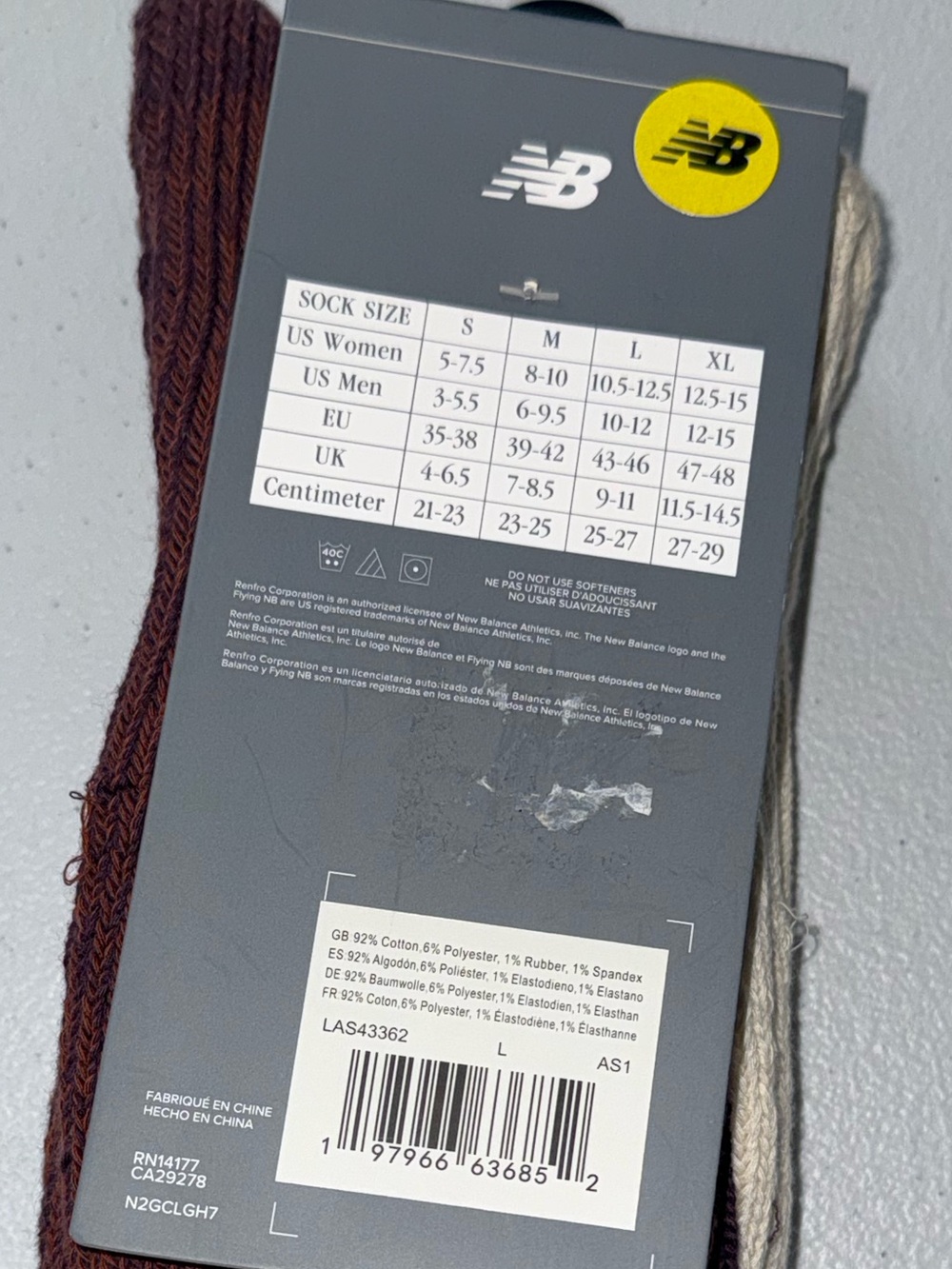 New Balance Crew Socks 2 Pack Size Large Cream Burgundy Ribbed Logo NWT unisex - Picture 3 of 10